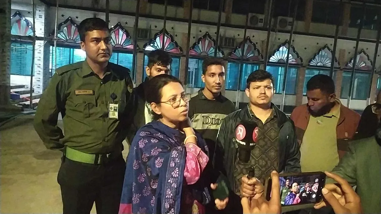 নারায়ণগঞ্জে প্রিজাইডিং অফিসারকে ‘জামায়াত আমির’ আখ্যা দিয়ে গুজব ছড়ানোর অভিযোগ