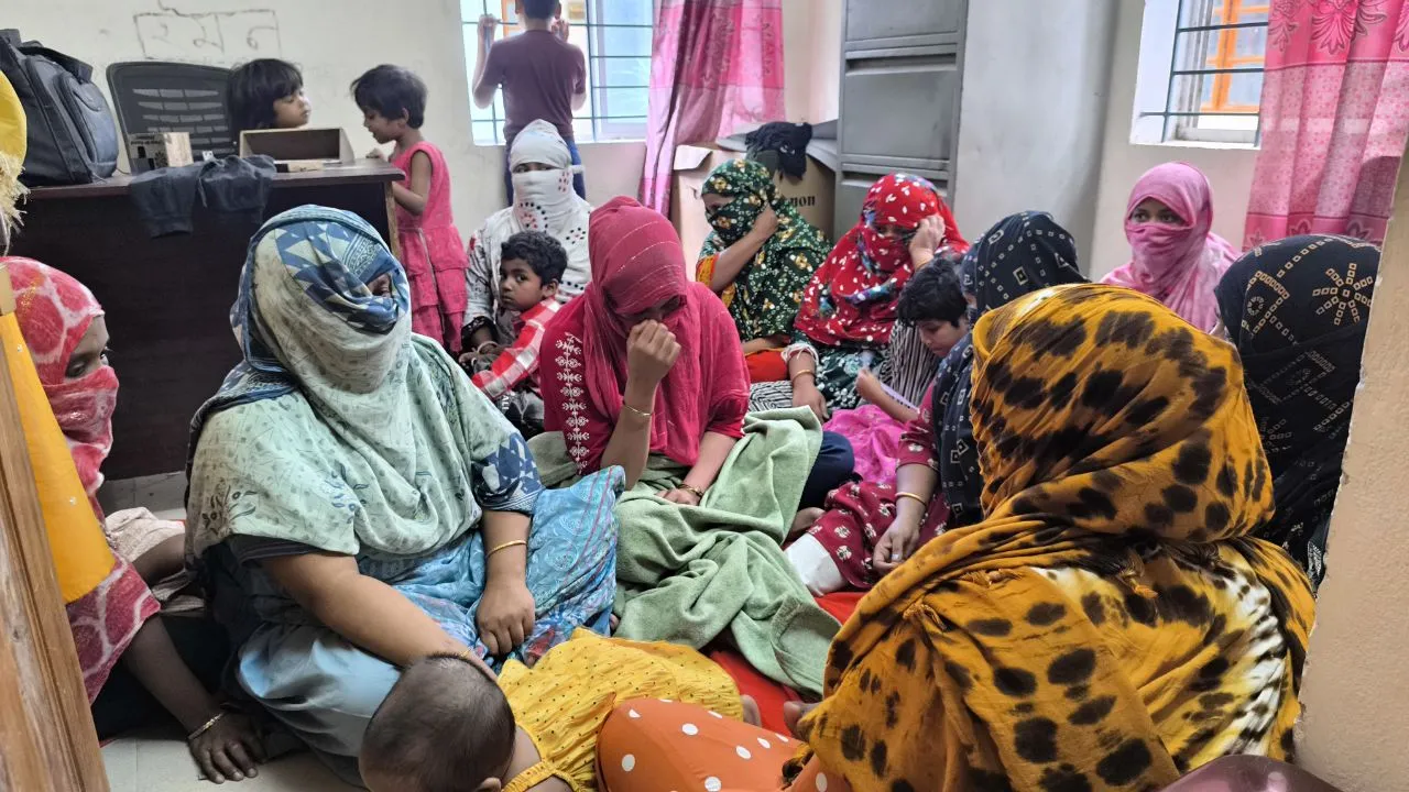 পাটগ্রাম সীমান্ত দিয়ে ১১ নারী ও ৭ শিশুসহ ২০ জনকে পুশ ইন করেছে বিএসএফ