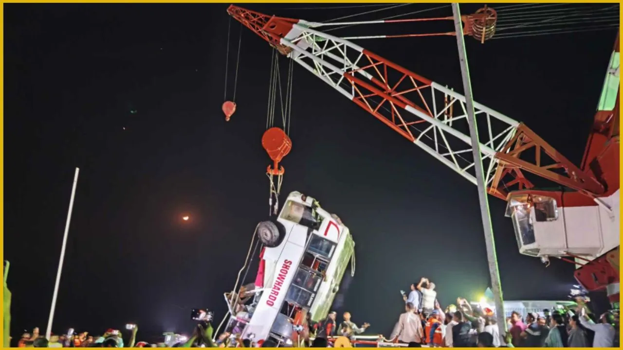 দৌলতদিয়া ফেরিঘাটে বাস দুর্ঘটনায় ৬ সদস্যের তদন্ত কমিটি গঠিত