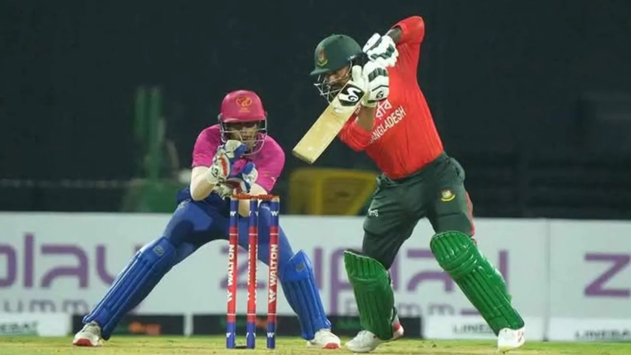 আমিরাতের বিপক্ষে ধুঁকছে বাংলাদেশ