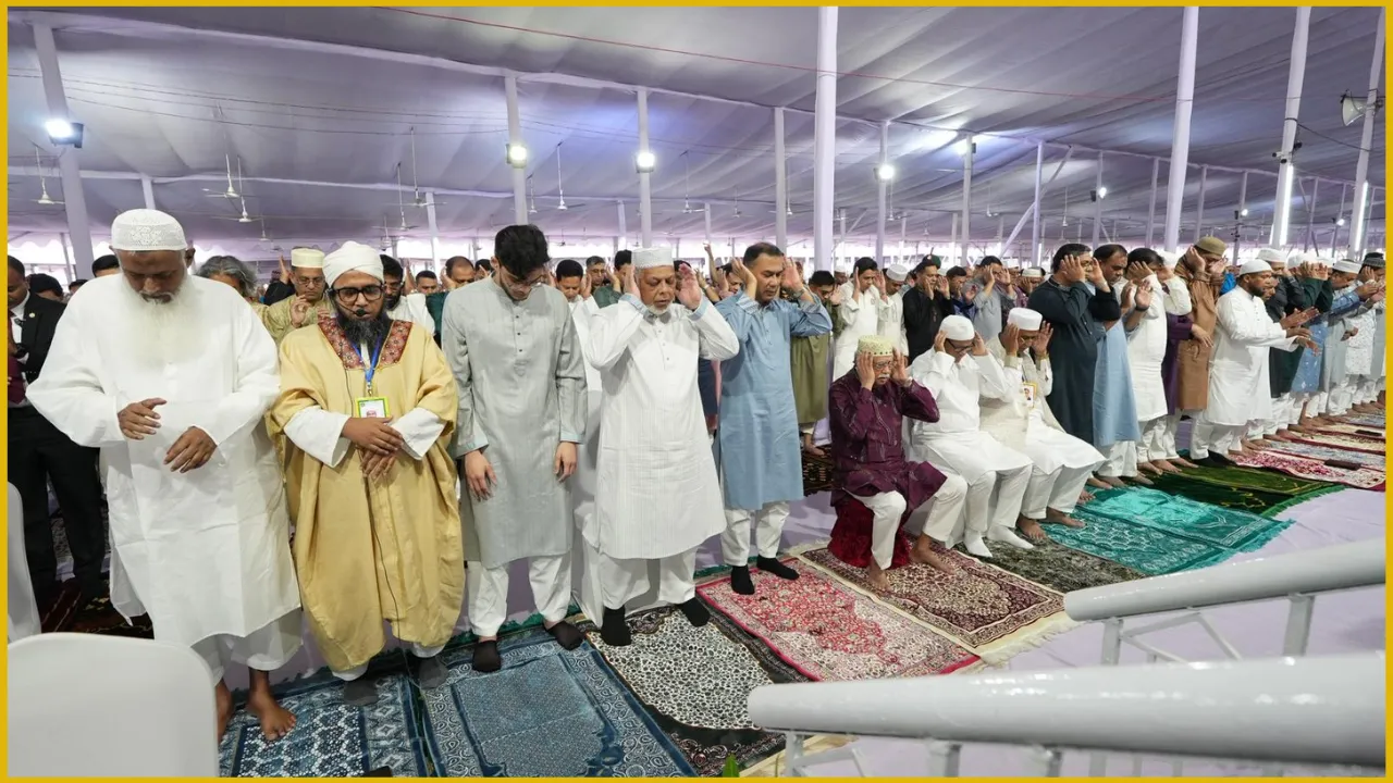 ধর্মীয় ভাবগাম্ভীর্য ও উৎসবের মধ্যদিয়ে পবিত্র ঈদুল ফিতর উদযাপিত