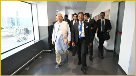প্রধান উপদেষ্টা রোম পৌঁছেছেন