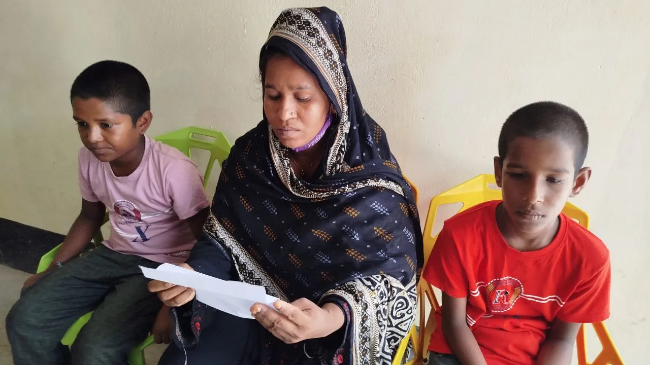 নড়াইলে ননদের বিরুদ্ধে বিধবা ভাবির জমি দখলের অভিযোগ