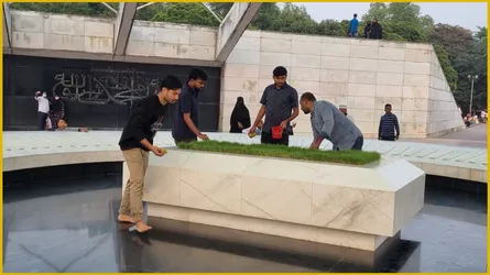 জাবি ছাত্রদলের জিয়াউর রহমানের মাজার প্রাঙ্গণ পরিষ্কার
