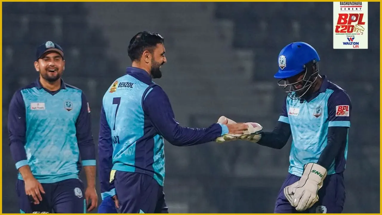বাবা-ছেলের নৈপুণ্যে নোয়াখালীর কাছে পরাস্ত ঢাকা