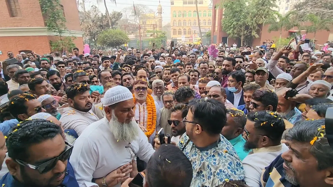 নাসিকের নতুন প্রশাসক সাখাওয়াতের যাত্রা শুরু, চাইলেন নগরবাসীর সহায়তা