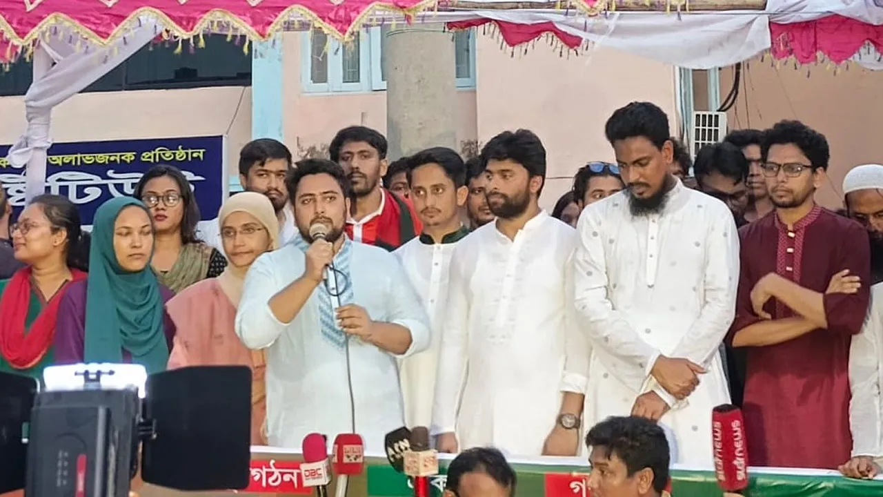 একটা দলের বদলে আরেকটা দলকে বসানোর জন্য অভ্যুত্থান হয়নি