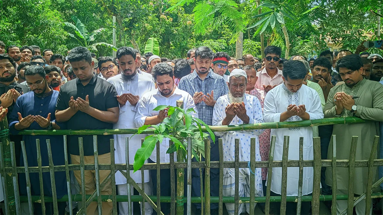 জুলাই বিপ্লব ছিল নতুন বাংলাদেশ বিনির্মাণের জন‍্য : নাহিদ ইসলাম