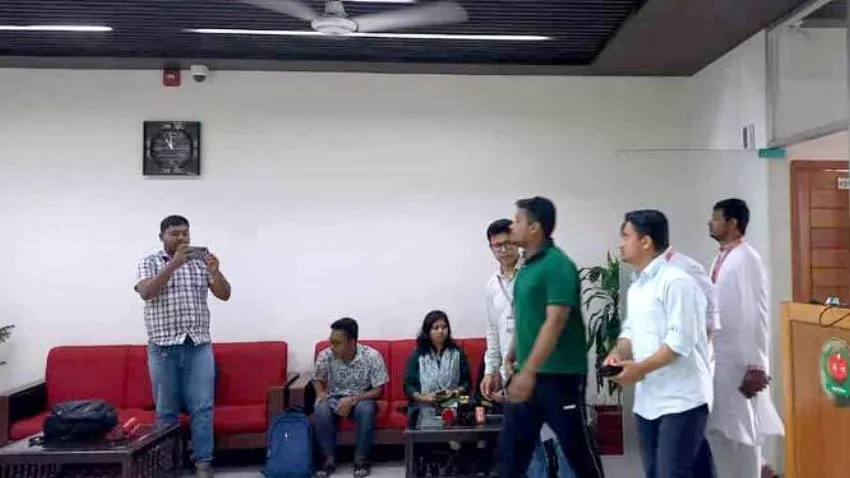 সিইসির সাথে বৈঠকে এনসিপি’র প্রতিনিধি দল
