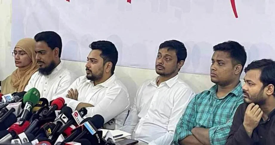 সরকারে থাকা দুই ছাত্র উপদেষ্টার সাথে এনসিপির সম্পর্ক নেই : নাহিদ