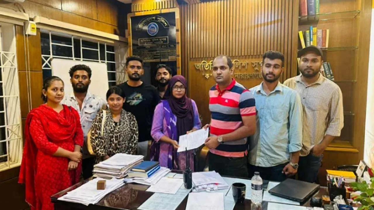 খুন করে শহীদ মিনারে ঝুলিয়ে রাখার হুমকি, এনসিপি নেত্রীর জিডি