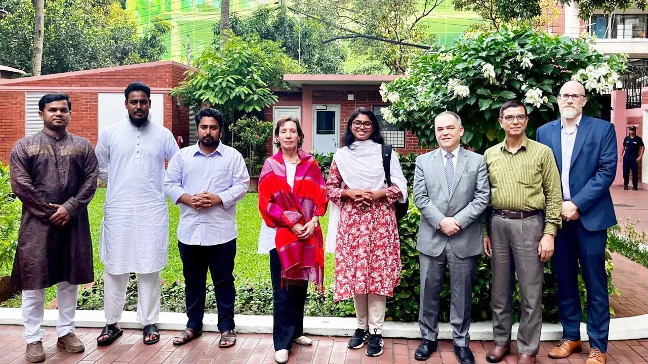 মার্কিন রাষ্ট্রদূতের সাথে এনসিপির শীর্ষ নেতাদের ঘণ্টাব্যাপী বৈঠক