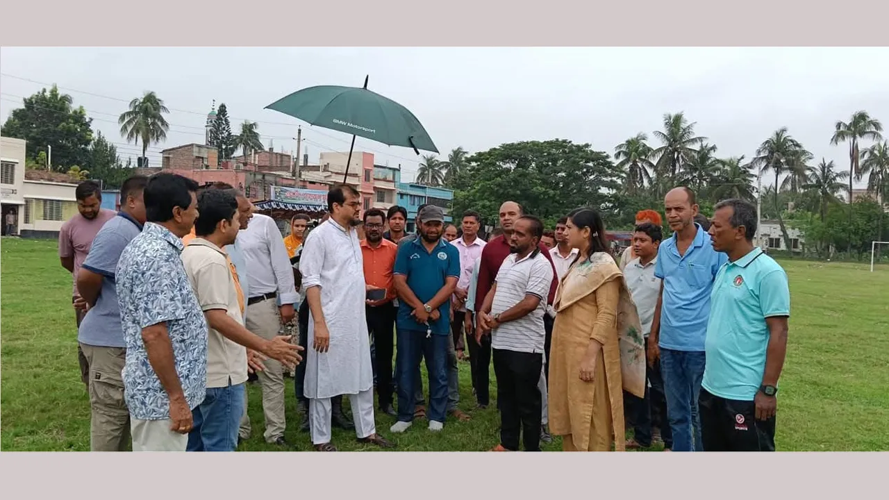 আলমডাঙ্গায় স্টেডিয়ামের নির্মাণকাজ পরিদর্শন করলেন এনএসসির নির্বাহী পরিচালক