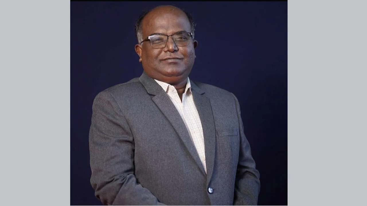 রাজনীতি নিষিদ্ধ সত্ত্বেও দলীয় পদ ছাড়েননি নোবিপ্রবি প্রো-ভিসি