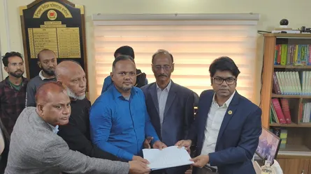 ব্রাহ্মণবাড়িয়া-৫ আসনে বিএনপির প্রার্থী মান্নানের পক্ষে মনোনয়নপত্র সংগ্রহ