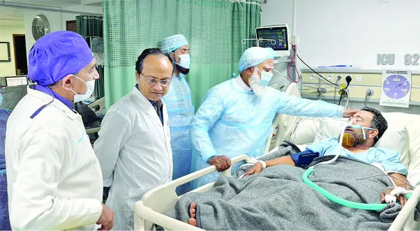 সিলেটের অসুস্থ থানা আমিরকে দেখতে গেলেন ডা: শফিকুর রহমান