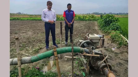 নাগরপুরে অবৈধভাবে বালু তোলায় ড্রেজার ও সরঞ্জাম জব্দ