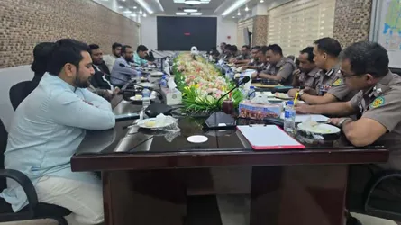 ঢাকা মহানগর পুলিশের সাথে নাহিদ ইসলামের মতবিনিময়