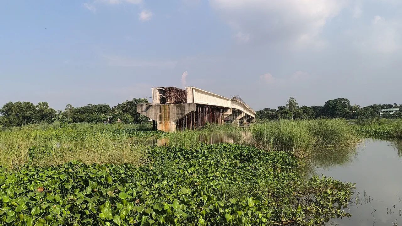 ঠিকাদার লাপাত্তা : ৭ বছরেও শেষ হয়নি নলাম সেতুর নির্মাণ কাজ