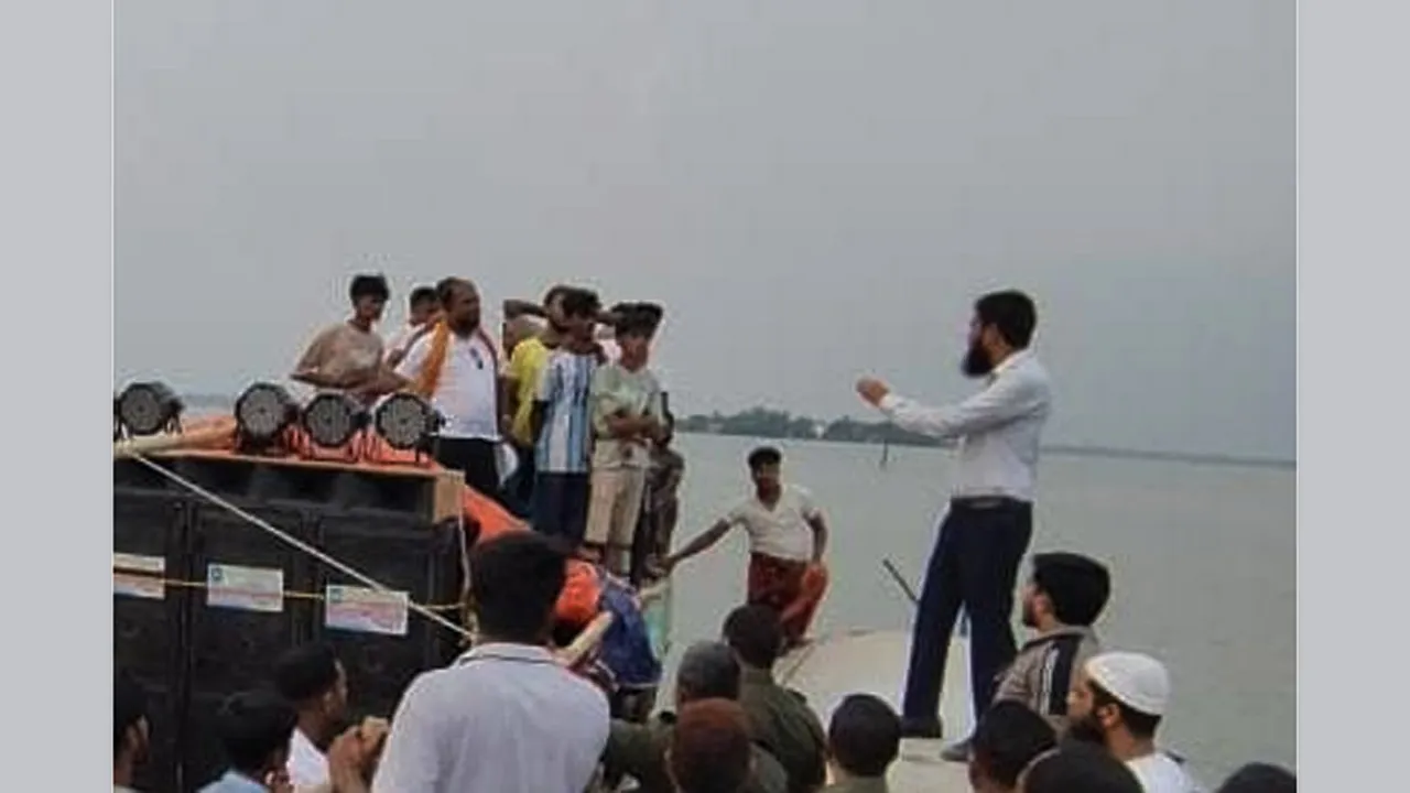 নলডাঙ্গার হালতিবিলে বিএনপি নেতার নেতৃত্বে উচ্চ শব্দে গানবাজনা, প্রশাসনের অভিযান