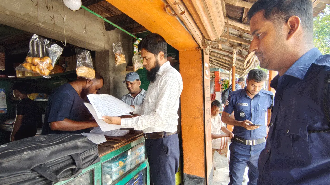 নলডাঙ্গায় বেকারিতে অস্বাস্থ্যকর পরিবেশে খাদ্য উৎপাদন, জরিমানা