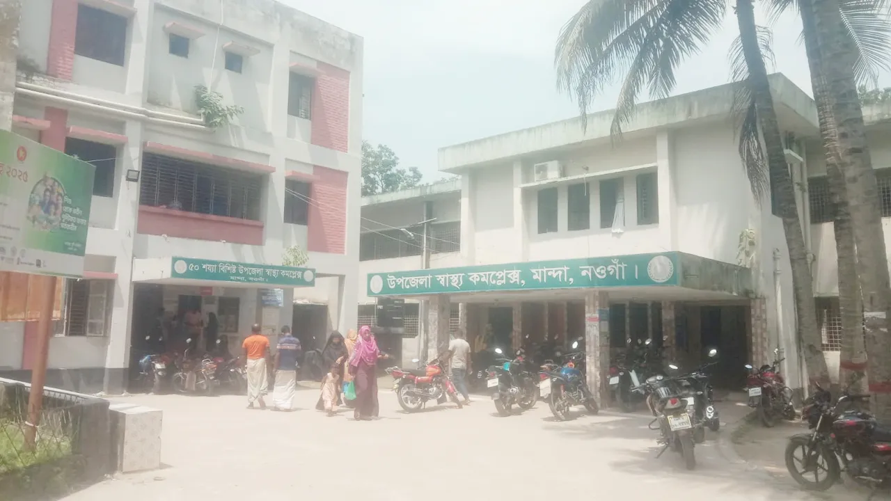 নওগাঁর নিয়ামতপুরে গরুবোঝাই ভটভটি উল্টে ব্যবসায়ী নিহত, আহত ৫