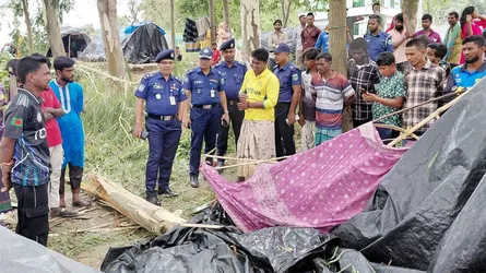 ঝড়ে ঘরের ওপর গাছ পরে অন্তঃসত্ত্বা গৃহবধূর মৃত্যু