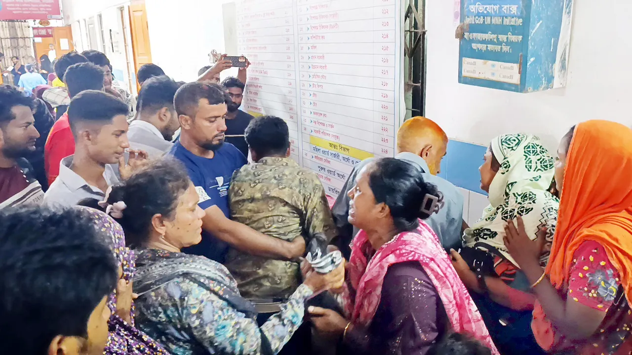 গরু নিয়ে হাটে যাওয়া হলো না ব্যবসায়ীর