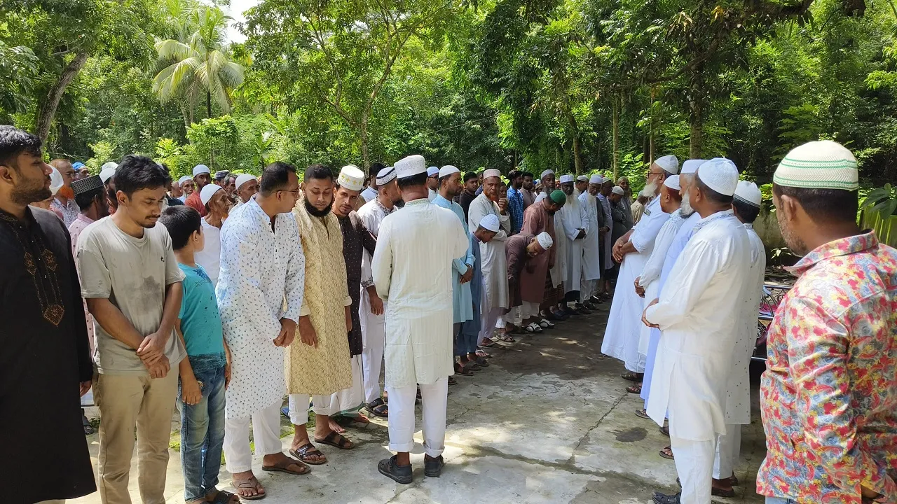 দৈনিক নয়া দিগন্তের নড়াইল প্রতিনিধির মায়ের দাফন সম্পন্ন