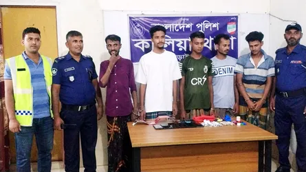 অনলাইনে ইলিশ নিয়ে প্রতাণার অভিযোগে ১১ মামলার আসামিসহ গ্রেফতার ৫