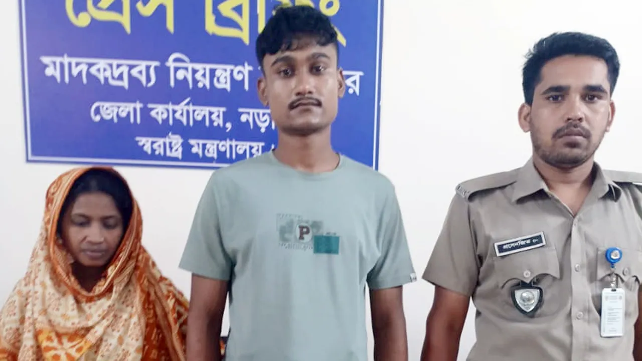 নড়াইলে গাঁজা ও ইয়াবাসহ জামাই-শাশুড়ি গ্রেফতার