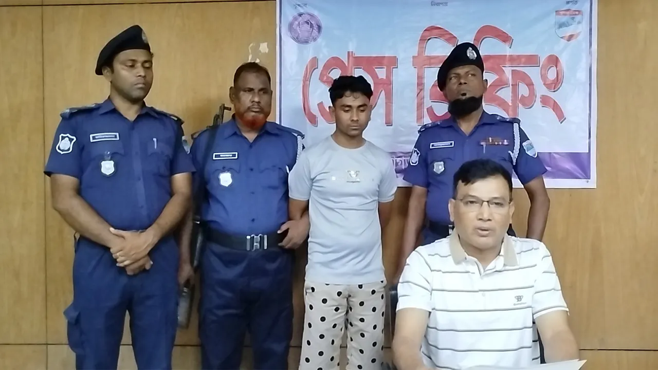 নড়াইলে ডাকাতদলের মূলহোতা স্ত্রীসহ গ্রেফতার, স্বর্ণালংকার উদ্ধার