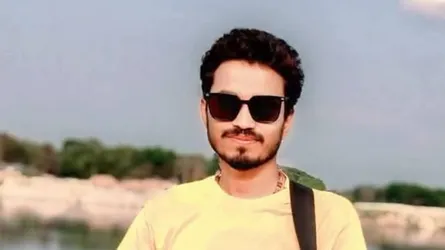লোহাগড়ায় গাছ থেকে পড়ে যুবকের মৃত্যু