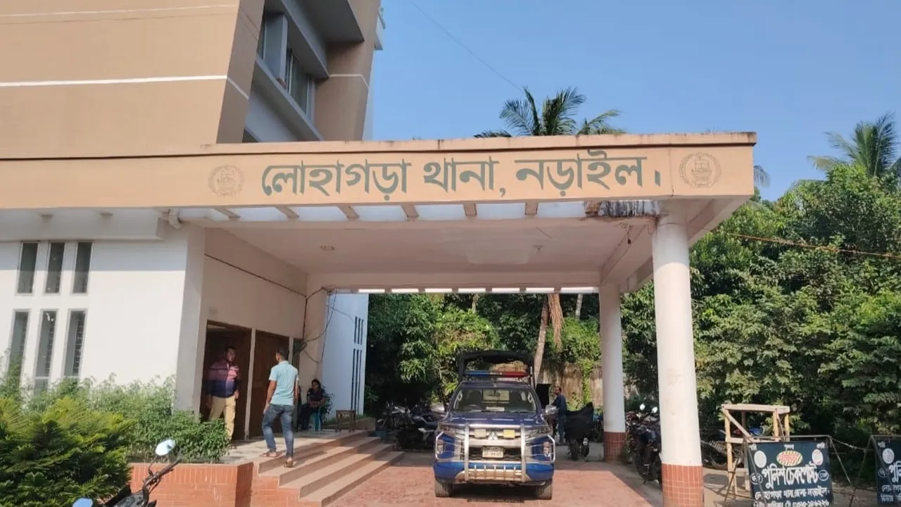 লোহাগড়ায় ডাকাতের ২ চোখ ফুটো করে দিলো স্থানীয়রা