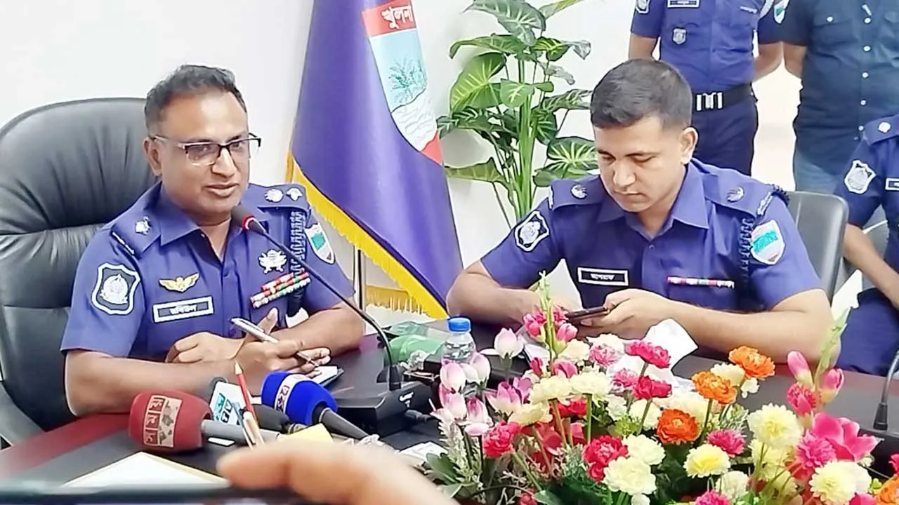 নড়াইলে সাংবাদিকদের সঙ্গে পুলিশ সুপারের মতবিনিময়