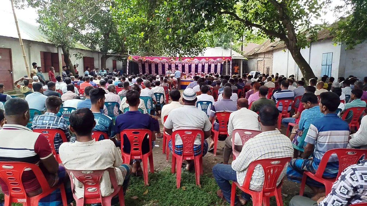 দীর্ঘ ৪০ বছরের দ্বন্দ্ব ভুলে এক হলেন ৫ গ্রামের হাজারো মানুষ
