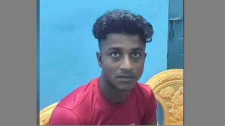 লোহাগড়ায় লাশের সাথে অনৈতিক কাজের অভিযোগ, অ্যাম্বুলেন্স চালককে গণধোলাই