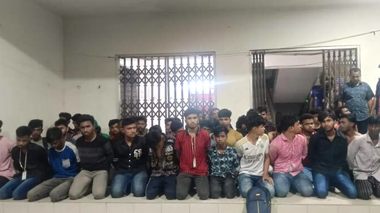 নারায়ণগঞ্জে দুইটি গার্মেন্টসে ভাঙচুরের ঘটনায় গ্রেফতার ৪৫