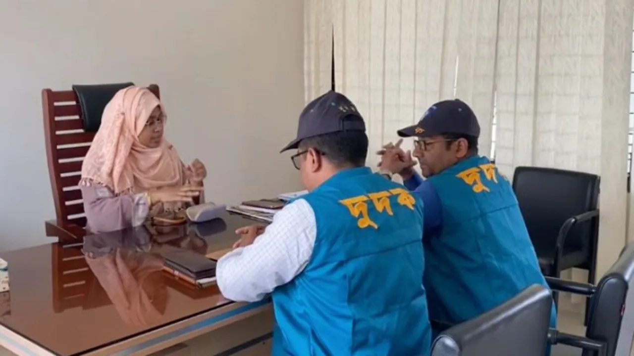 নারায়ণগঞ্জে এলজিইডি অফিসে দুদকের অভিযান