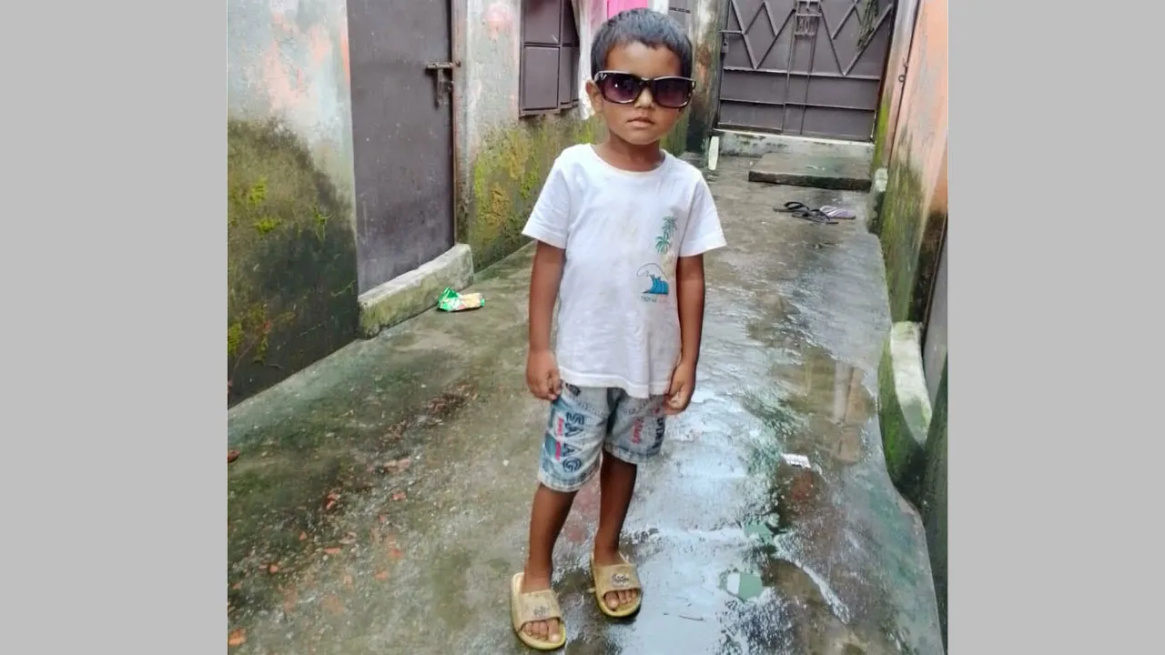 ফতুল্লায় নির্মাণাধীন ভবনের পাইলিং মেশিনের পাইপ পড়ে শিশু নিহত