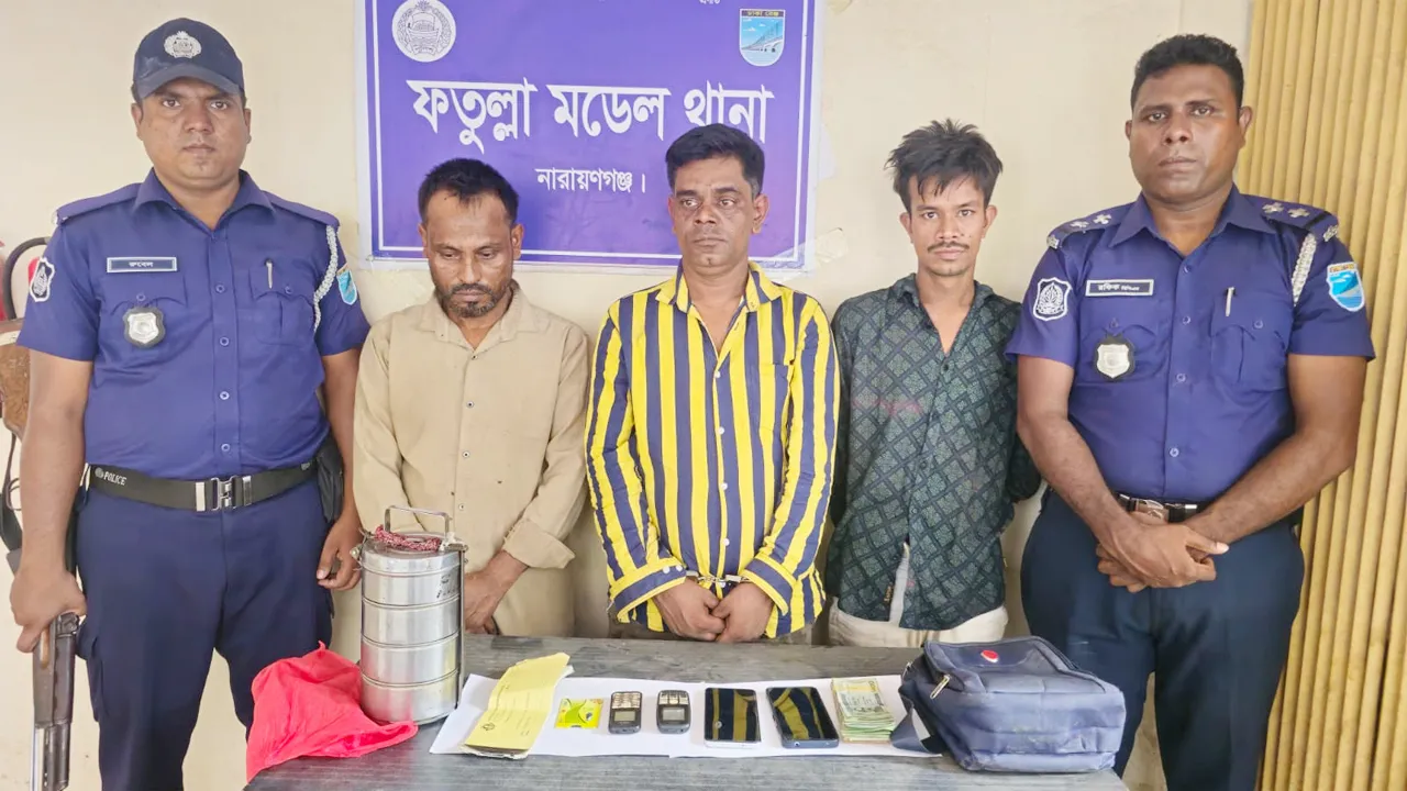 ফতুল্লায় বিকাশ ব্যবসায়ী হত্যার রহস্য উদ্ঘাটন, গ্রেফতার ৩