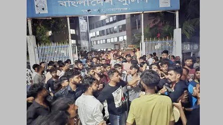 বন্দরে লাশ নিয়ে থানা ঘেরাও, বিক্ষোভের মুখে এসআই মাসুদ প্রত্যাহার