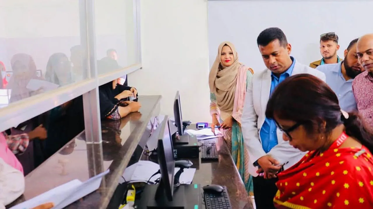 ১০ মাস পর চালু নারায়ণগঞ্জ আঞ্চলিক পাসপোর্ট অফিস