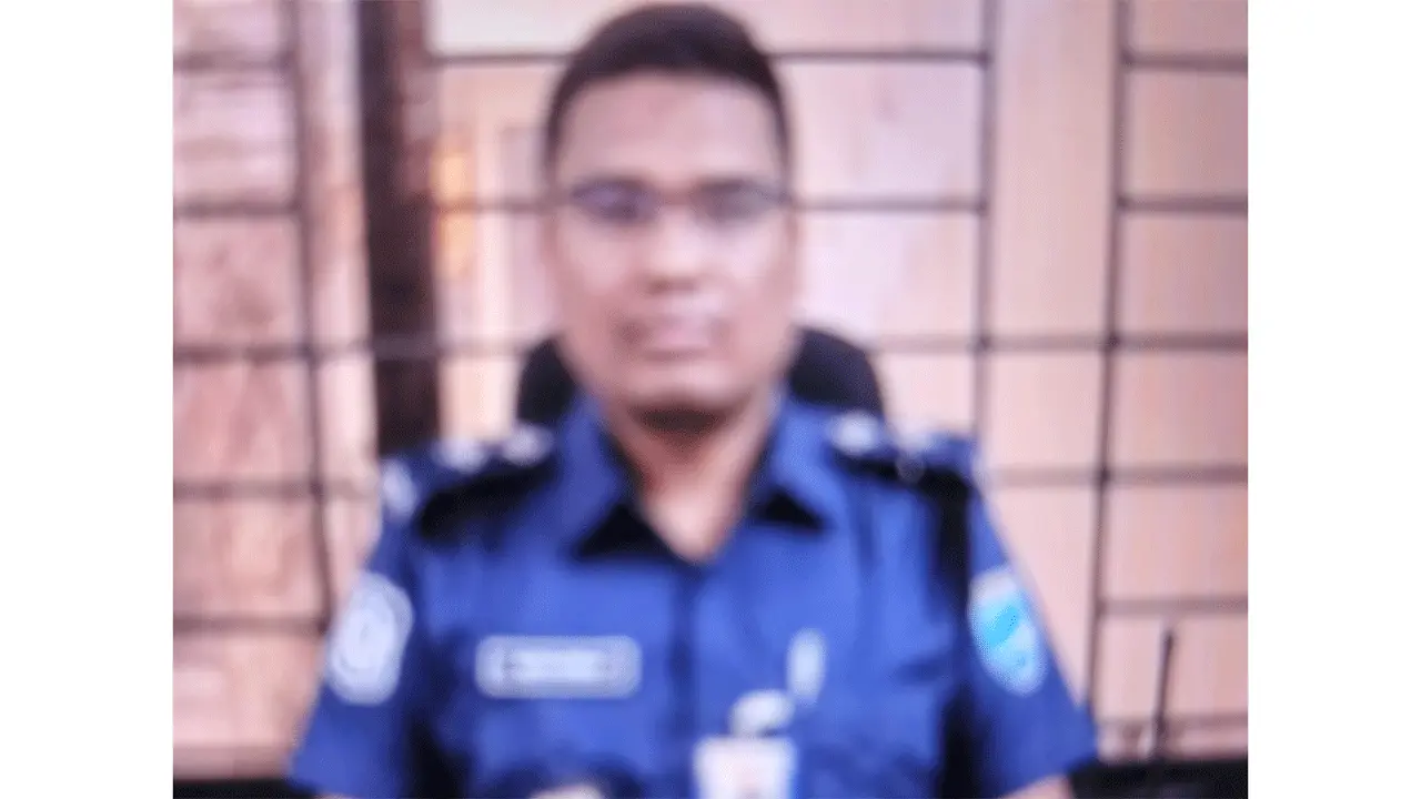 আড়াইহাজারে চাঁদাবাজির অভিযোগে এসআই ক্লোজড