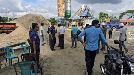 পলাশে চাঁদার জন্য নির্মাণাধীন সিমেন্ট কারখানায় হামলা-ভাঙচুর, আহত ৭