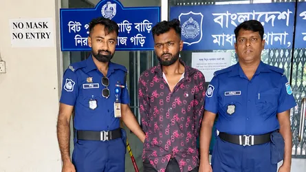 মাধবদীতে হারপিক খেয়ে মা-মেয়ের মৃত্যু, হাসপাতালে ছেলে