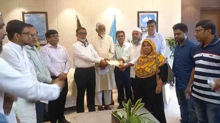 ট্রাকচাপায় নিহত ২ যুবদল নেতার পরিবারের পাশে দাঁড়িয়েছে নাসিক প্রশাসক