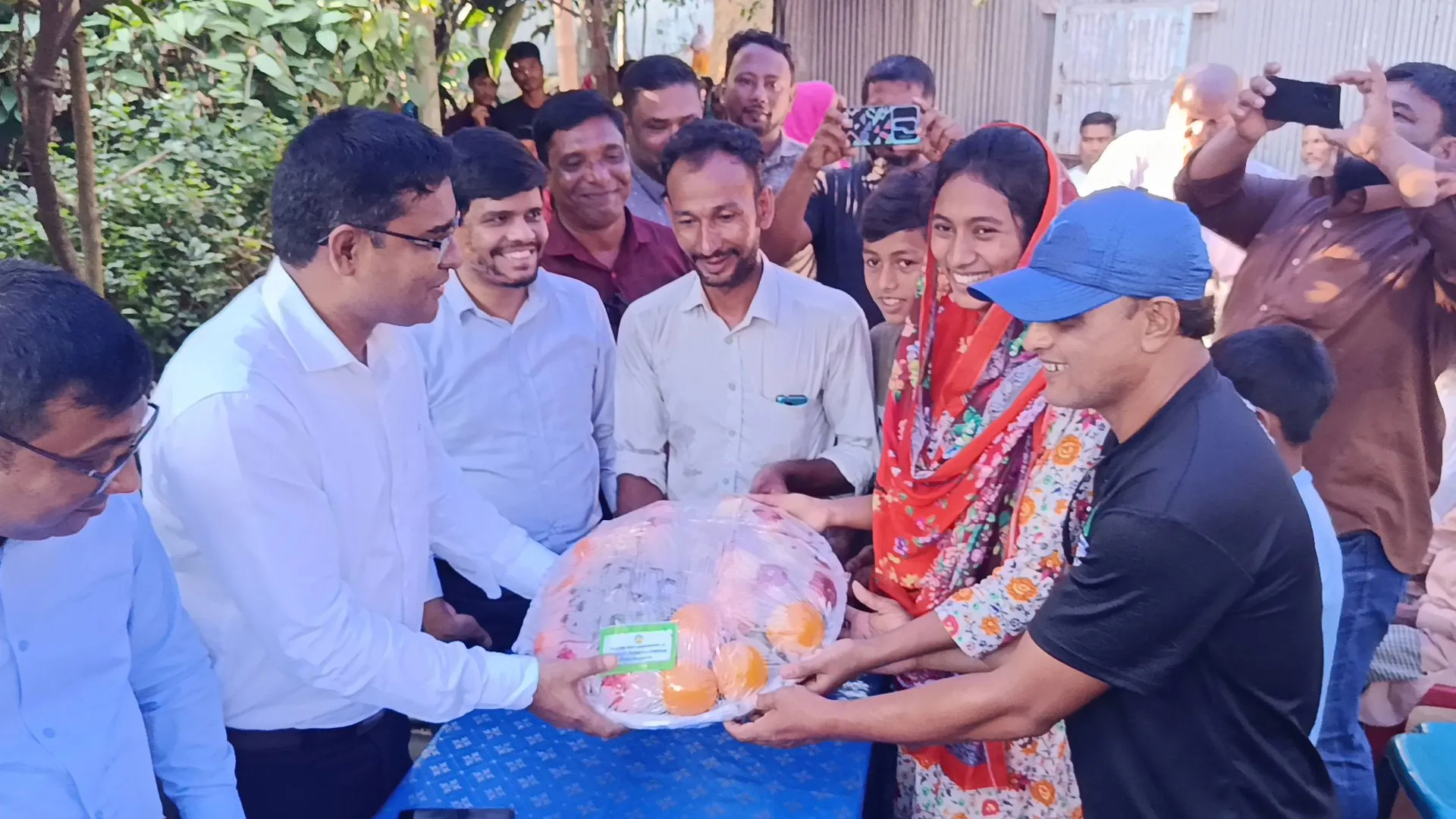 জাতীয় নারী দলের ফুটবলার সোনালীকে দেয়া হবে পাকা ঘর