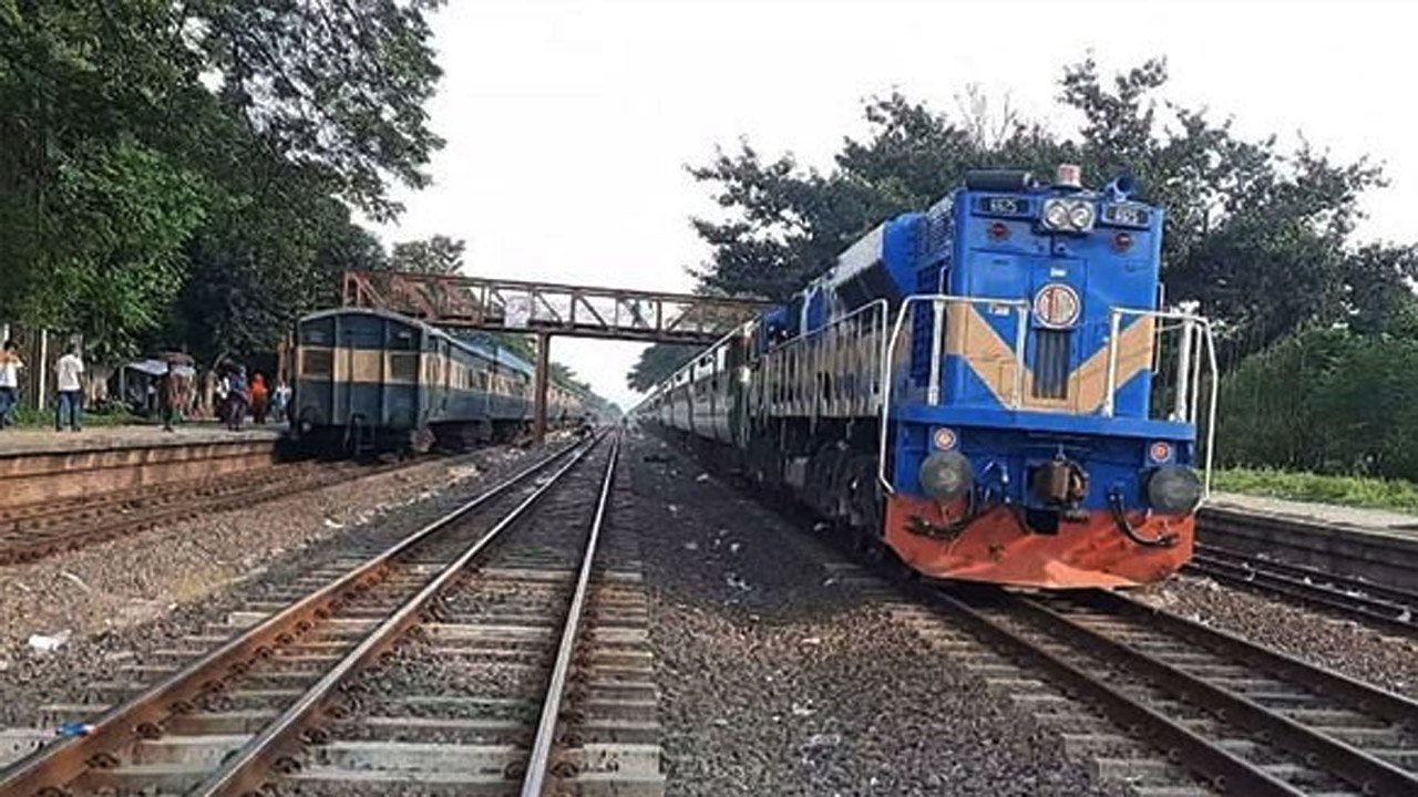 ট্রেনে থেকে পড়ে যুবকের পা বিচ্ছিন্ন