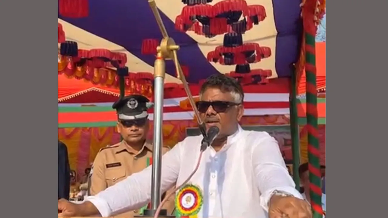 মেজর জিয়ার ঘোষণার মাধ্যমে মানুষ ঐক্যবদ্ধভাবে মুক্তিযুদ্ধে অংশগ্রহণ করে